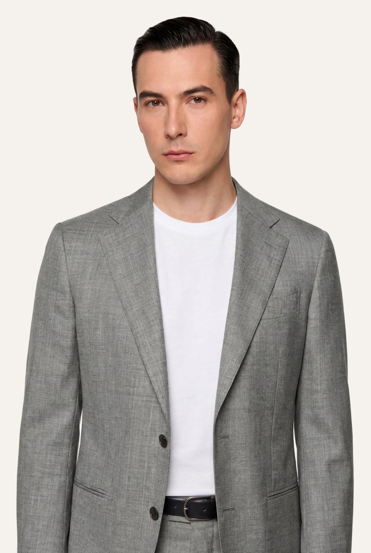 Zane Barläs Oxford Light Grey Suit, natural shoulder construction close-up