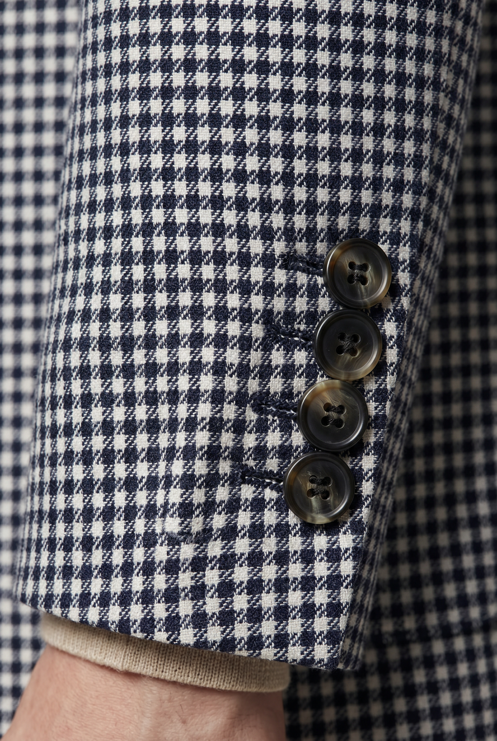 Zane Barläs Navy Houndstooth Wool Linen Jacket. Sleeve cuff detail with four horn buttons