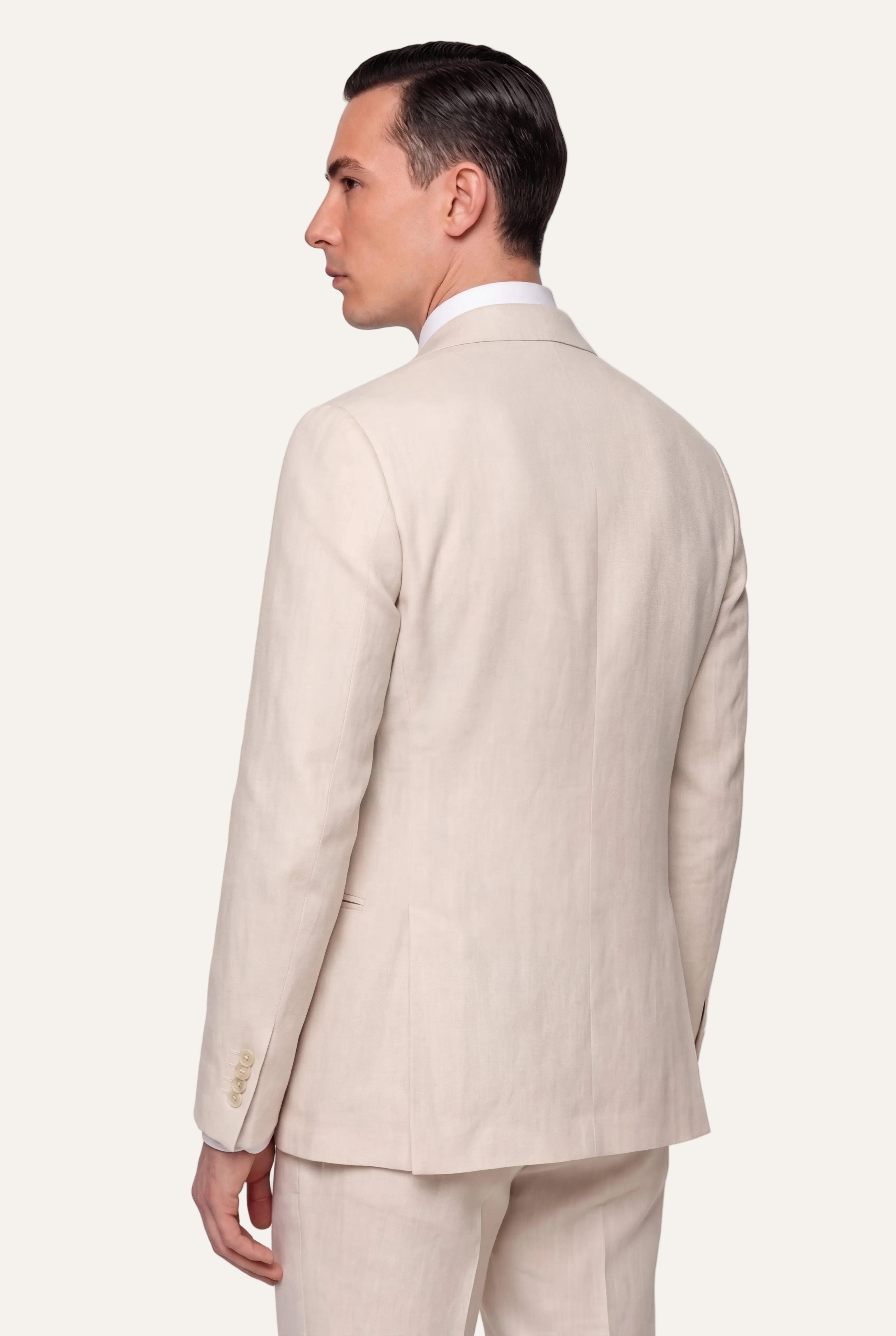 Zane Barläs Oxford Off-White Suit — back view single vent clean silhouette