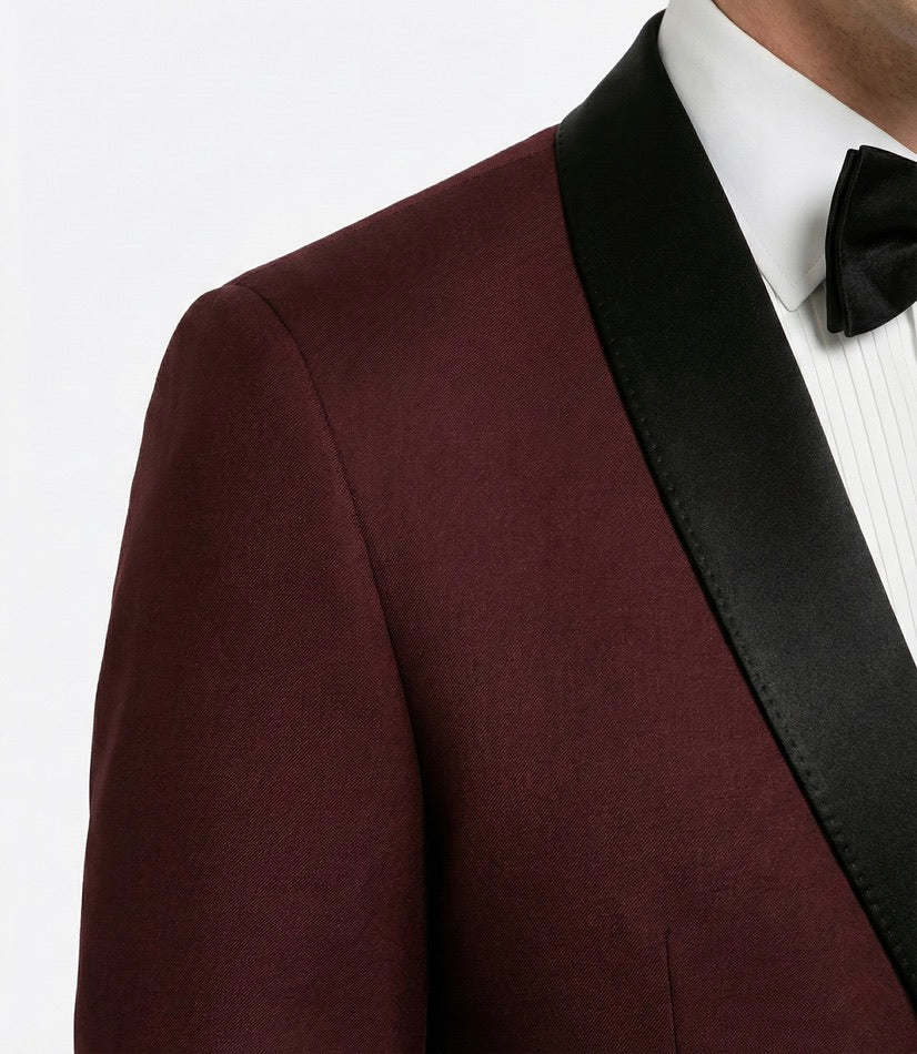 Zane Barläs Burgundy Monaco Tuxedo, natural shoulder construction detail