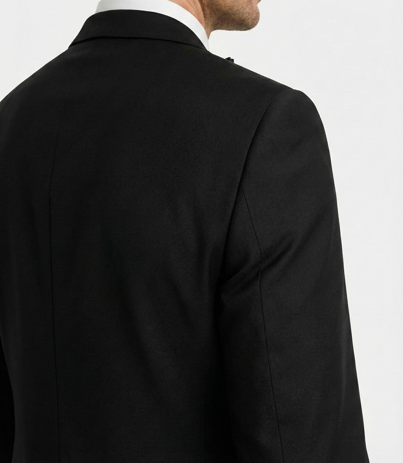 Zane Barläs Black Manhattan Tuxedo, natural shoulder construction detail