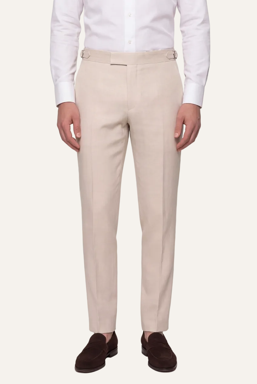 Zane Barläs Oxford Off-White Suit. Tapered leg trousers detail view