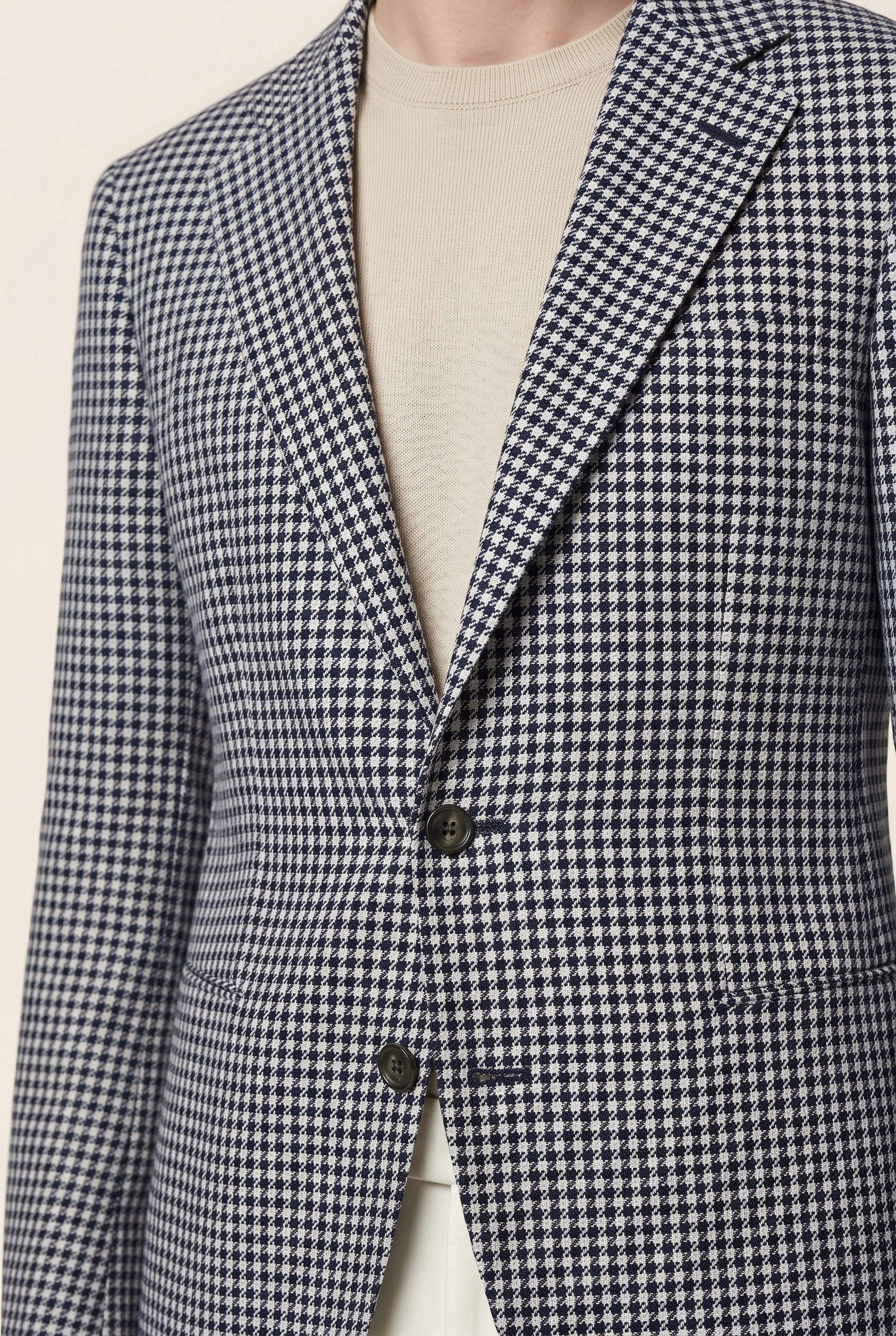Zane Barläs Navy Houndstooth Wool Linen Jacket. Chest and lapel detail showing houndstooth weave