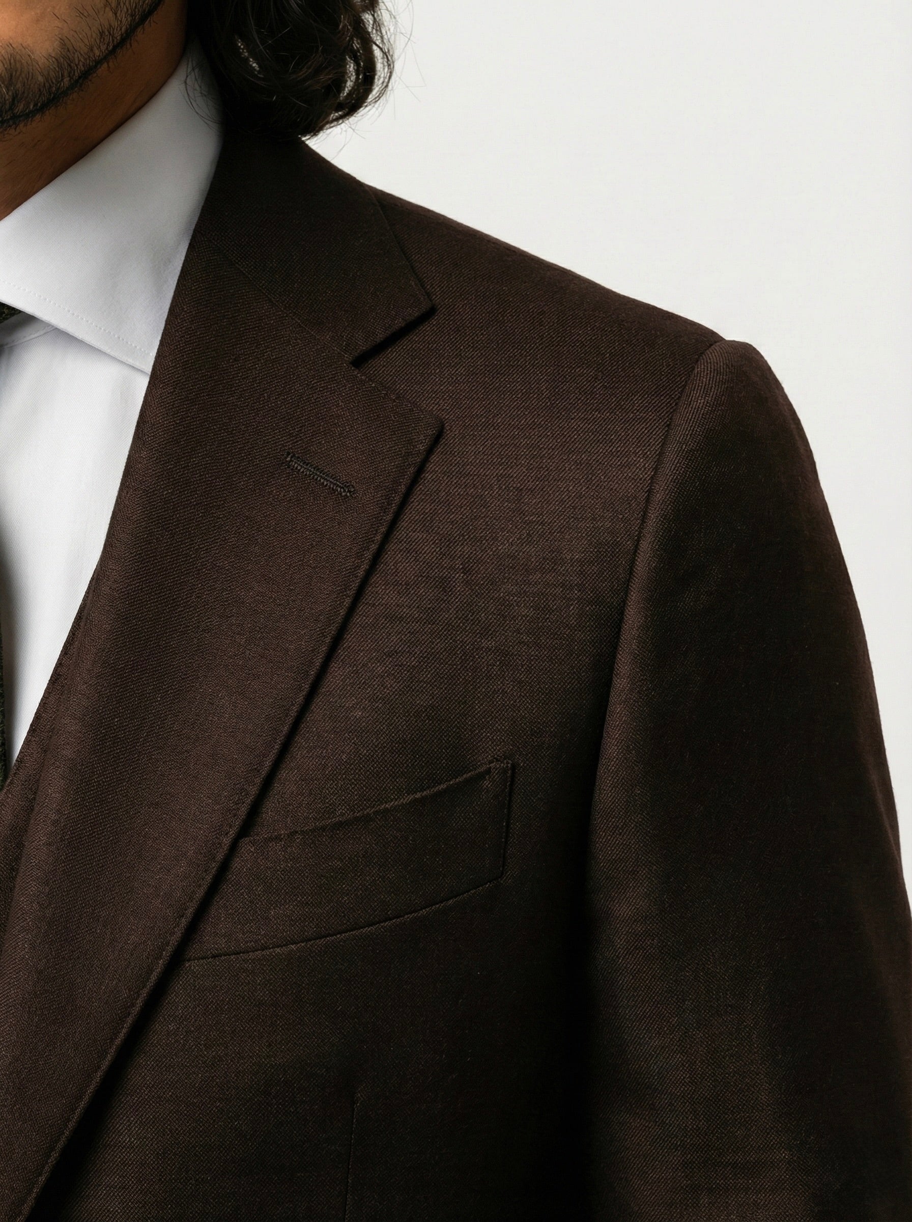 Zane Barläs Oxford Brown Plain Suit, natural shoulder construction detail